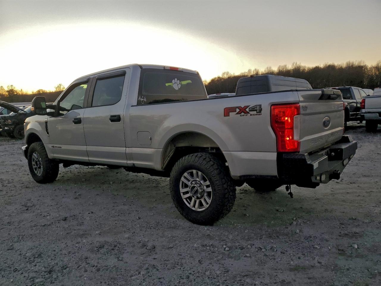 Ford F-250 Super Duty Image 3