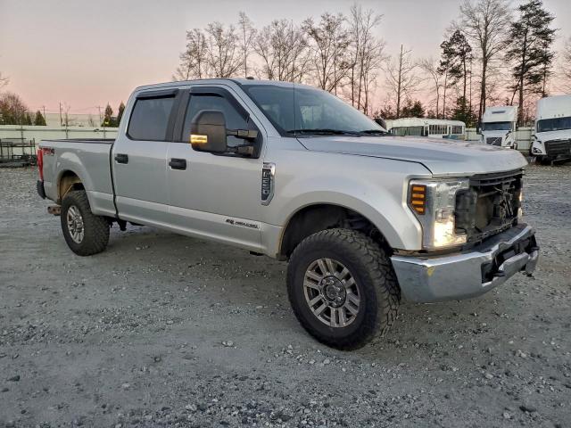 Ford F-250 Super Duty Image 12