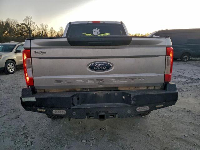 Ford F-250 Super Duty Image 5
