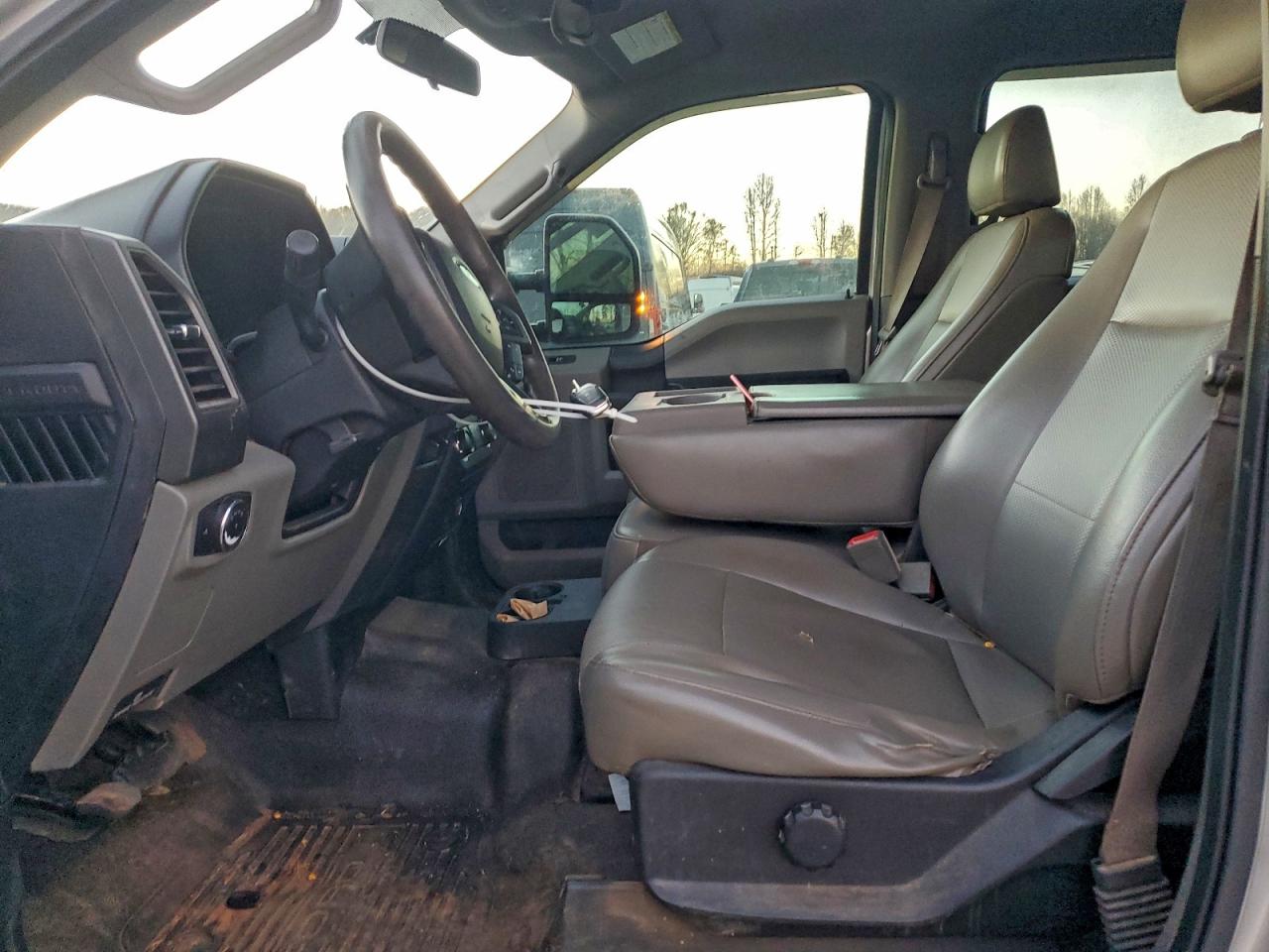 Ford F-250 Super Duty Image 6