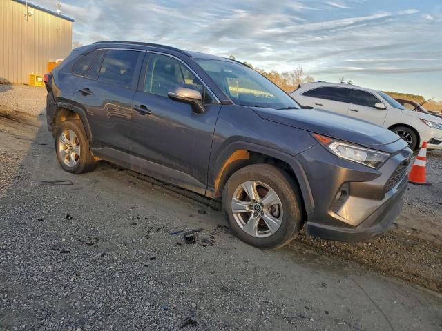 Toyota RAV4 Xle Image 2