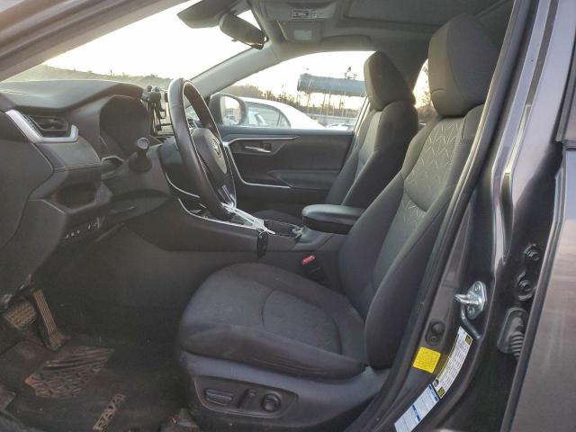 Toyota RAV4 Xle Image 3