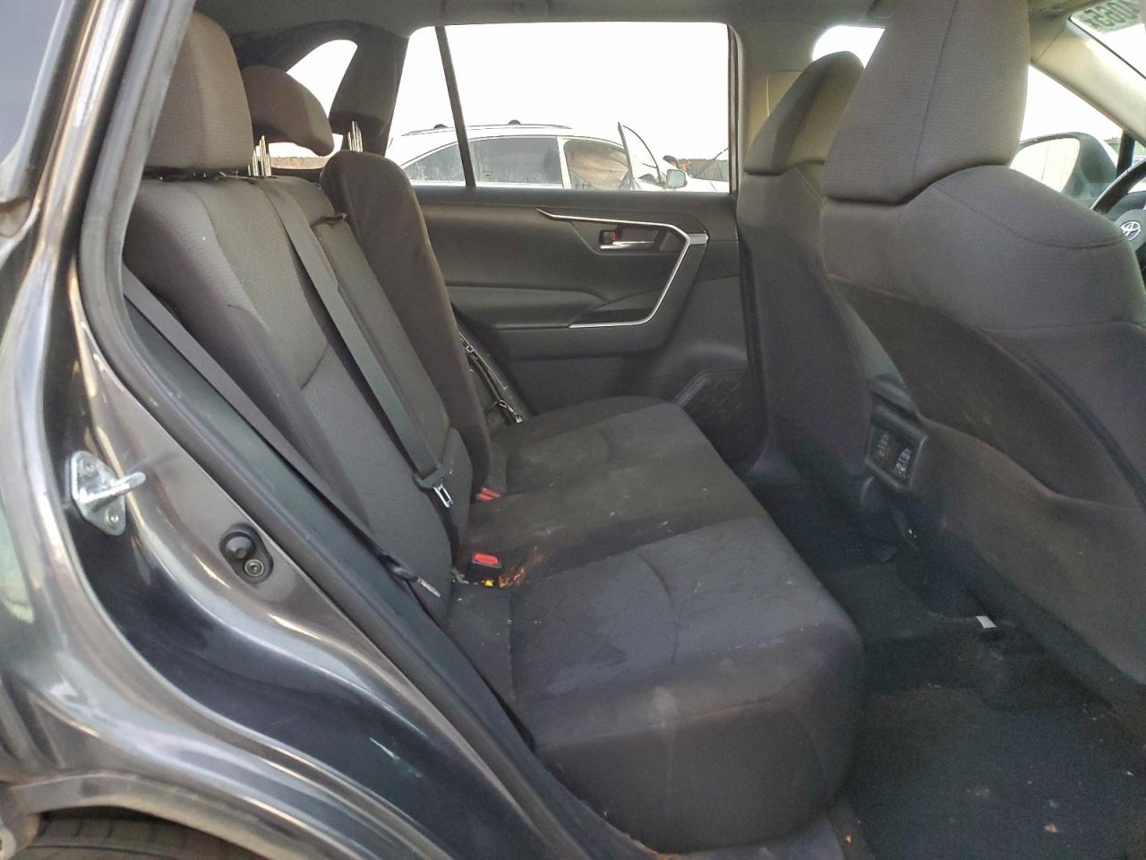 Toyota RAV4 Xle Image 12