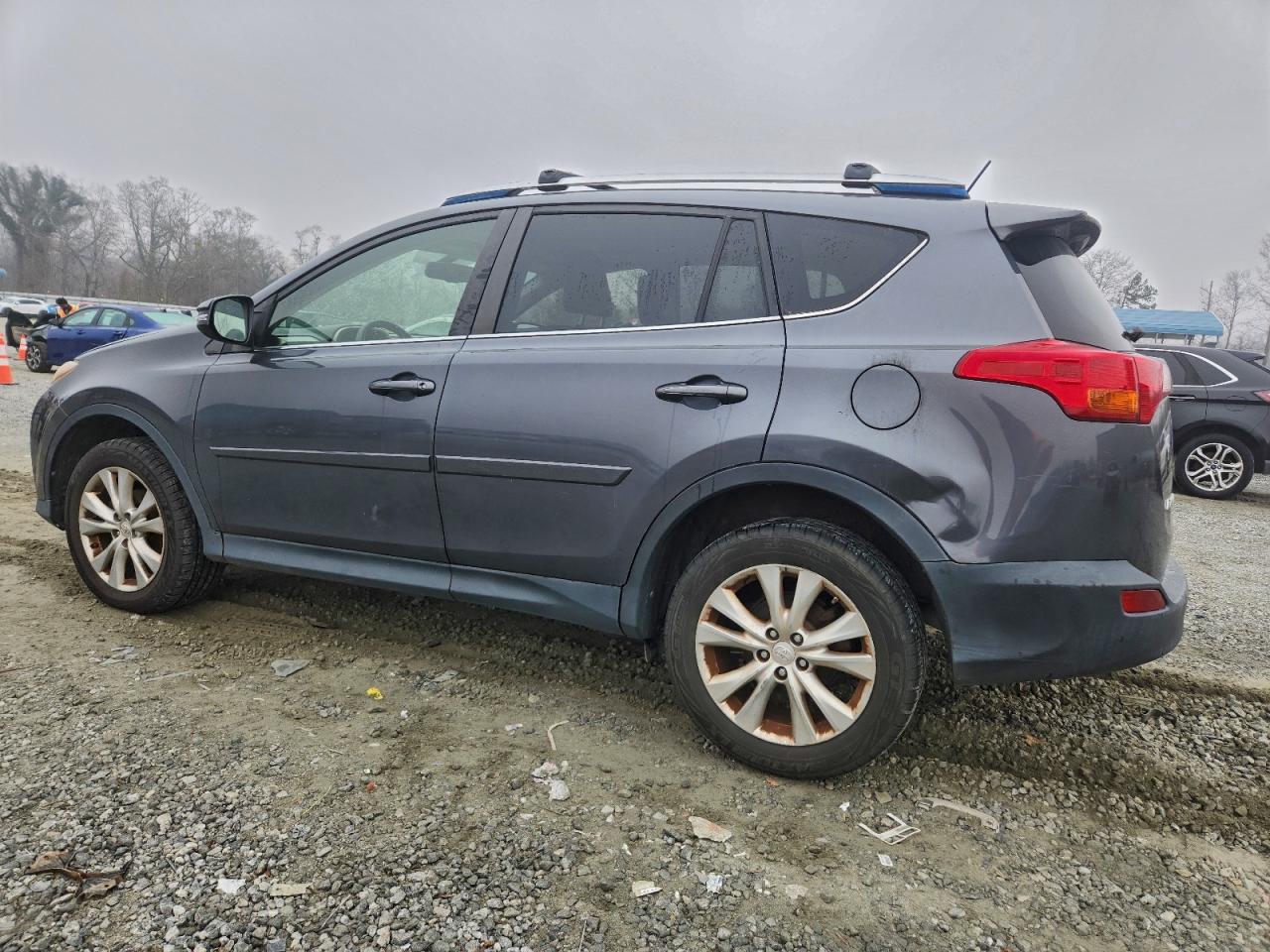 Toyota RAV4 Limited Image 2