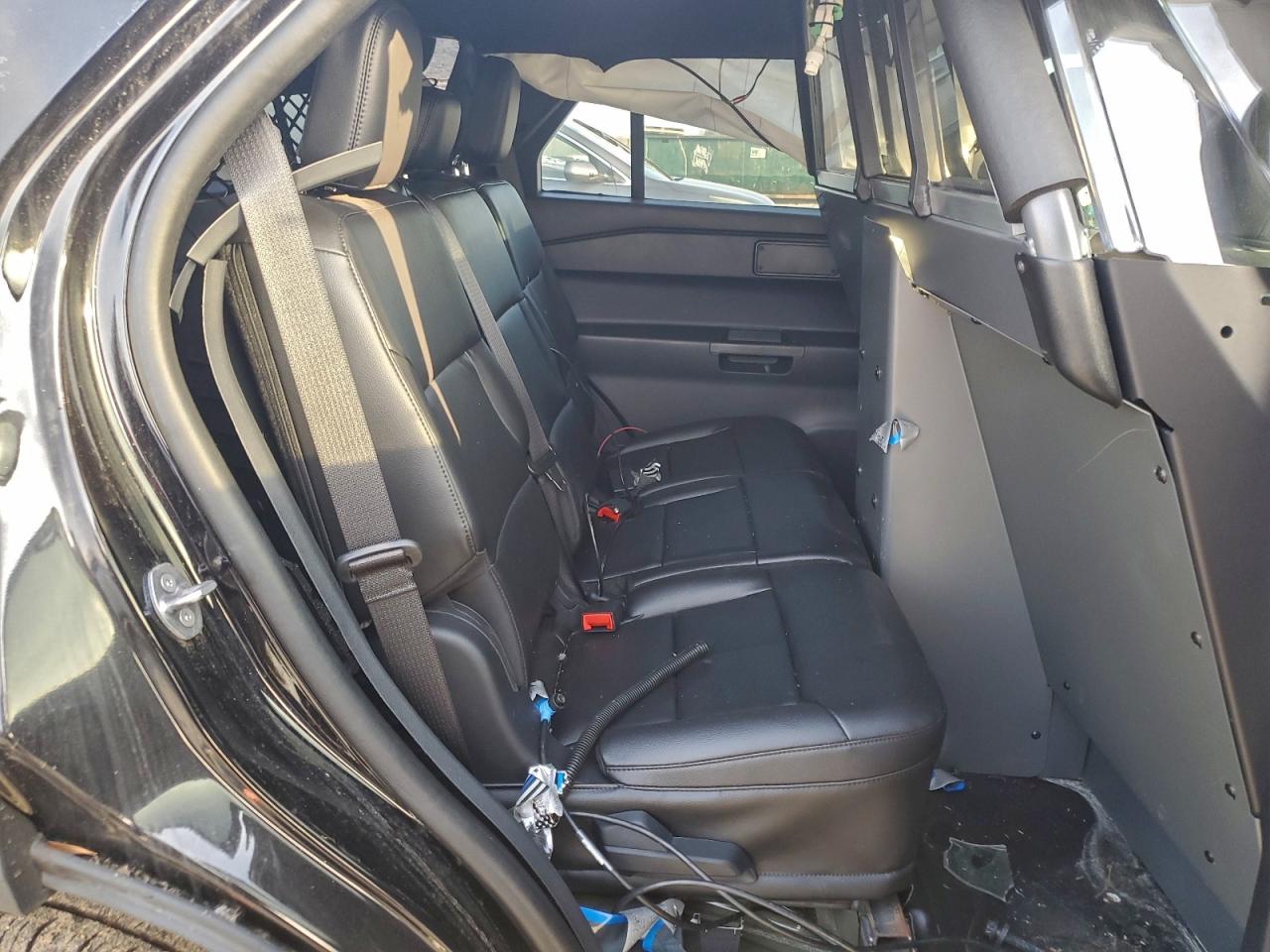 Ford Explorer Police Interceptor Image 12