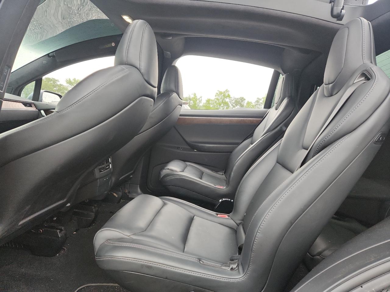 Tesla Model X Image 9