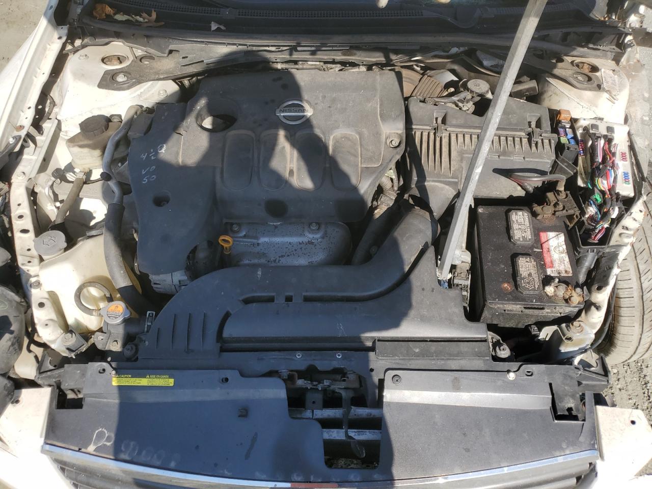 Nissan Altima Base Image 10