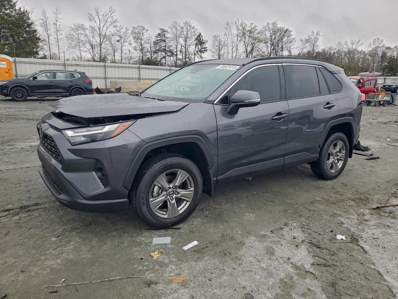 Toyota RAV4 Xle Image 1