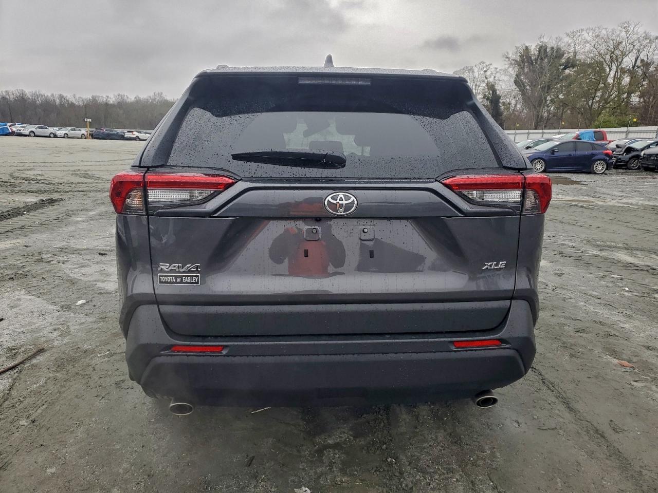 Toyota RAV4 Xle Image 12