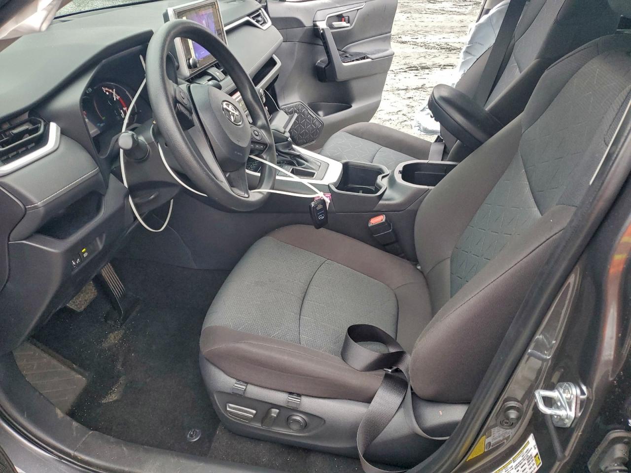 Toyota RAV4 Xle Image 5