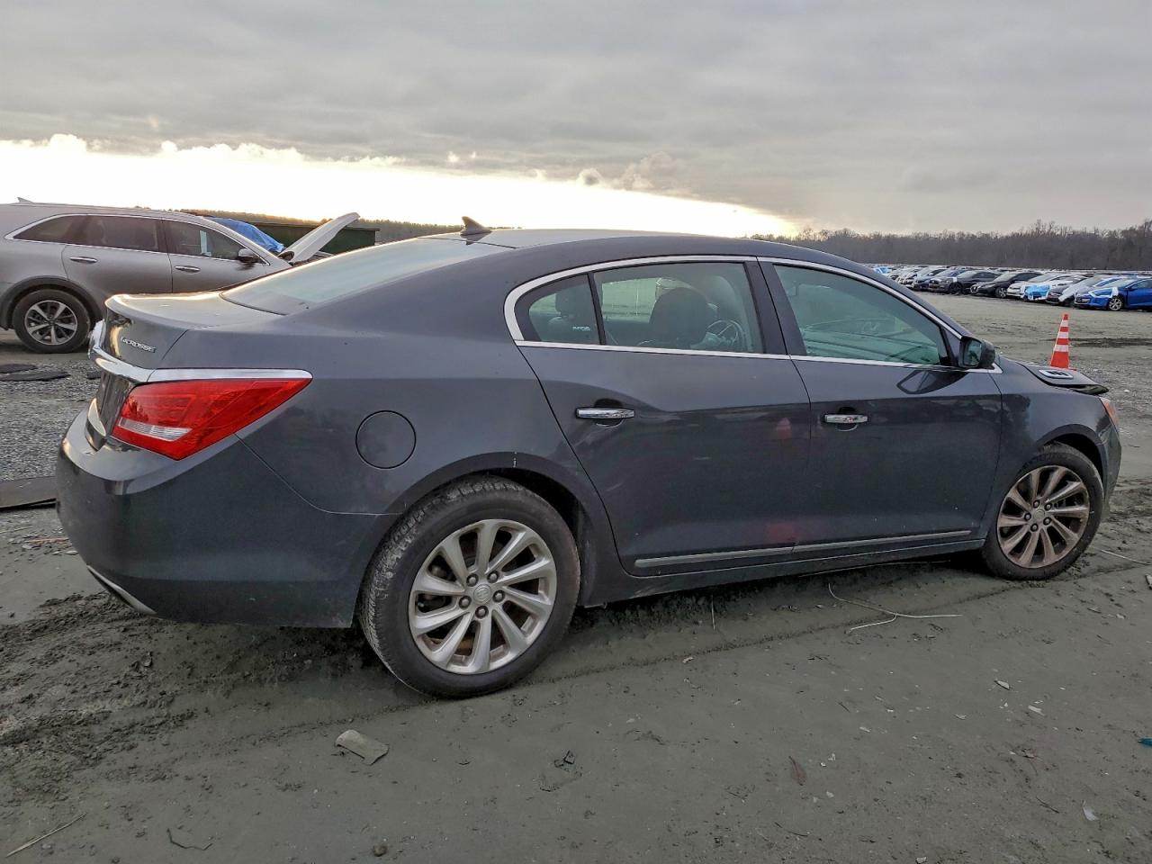 Buick LaCrosse Image 11