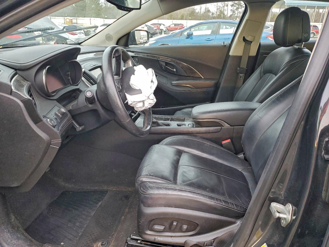 Buick LaCrosse Image 12