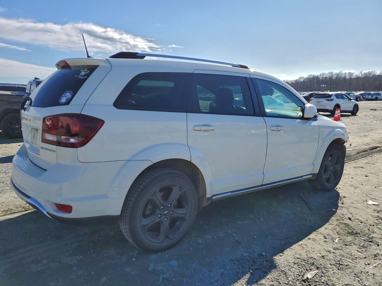 Dodge Journey Crossroad Image 2