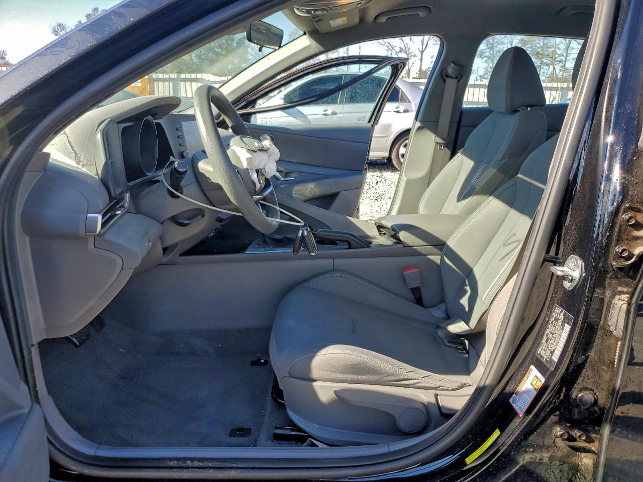 Hyundai ELANTRA Sel Image 8