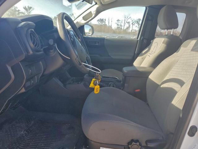 Toyota Tacoma Access Cab Image 3