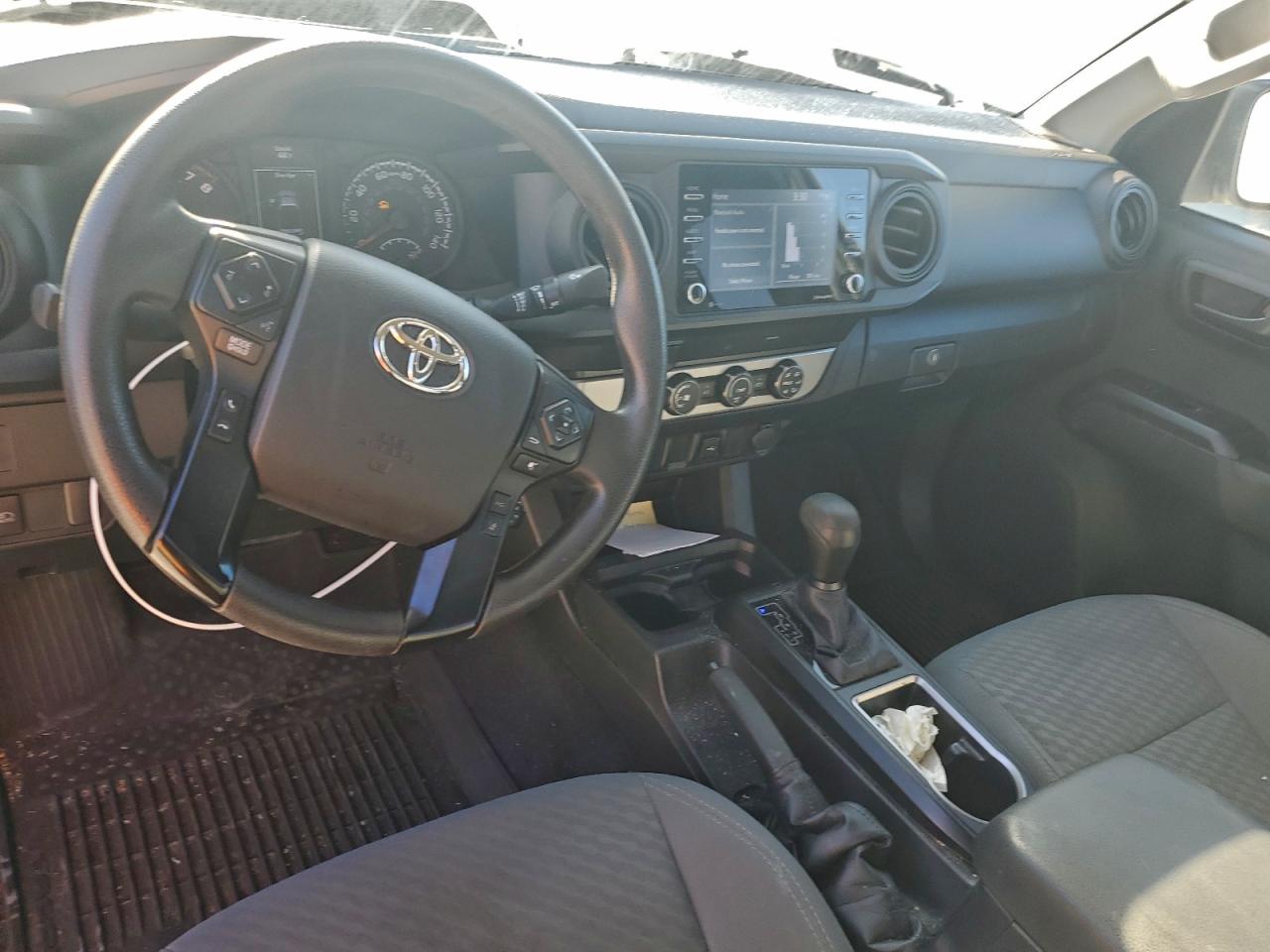 Toyota Tacoma Access Cab Image 2