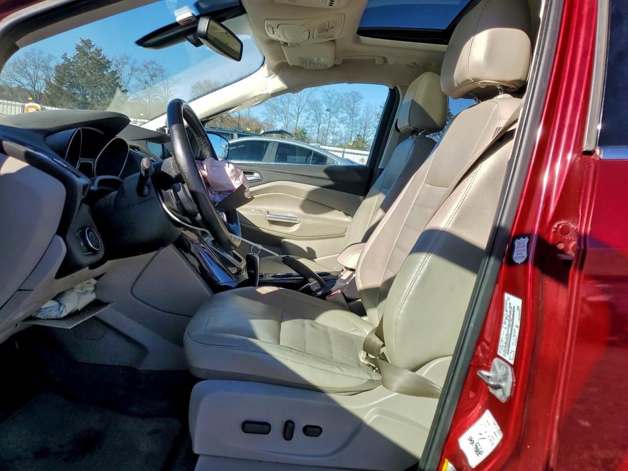 Ford Escape Titanium Image 4