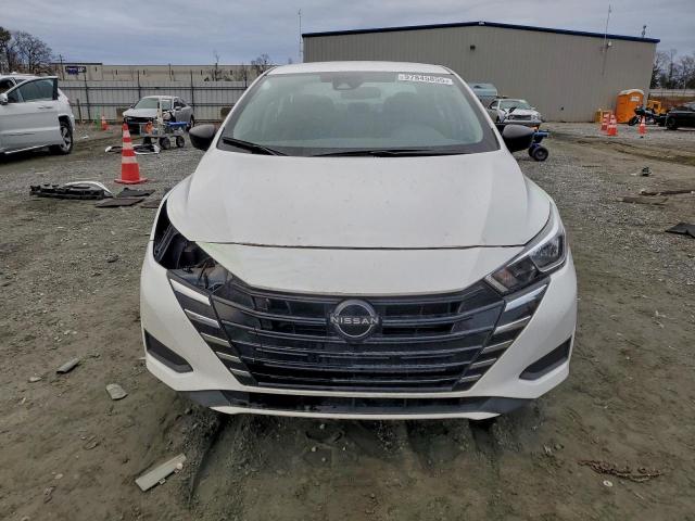 Nissan Versa S Image 8