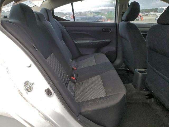 Nissan Versa S Image 3
