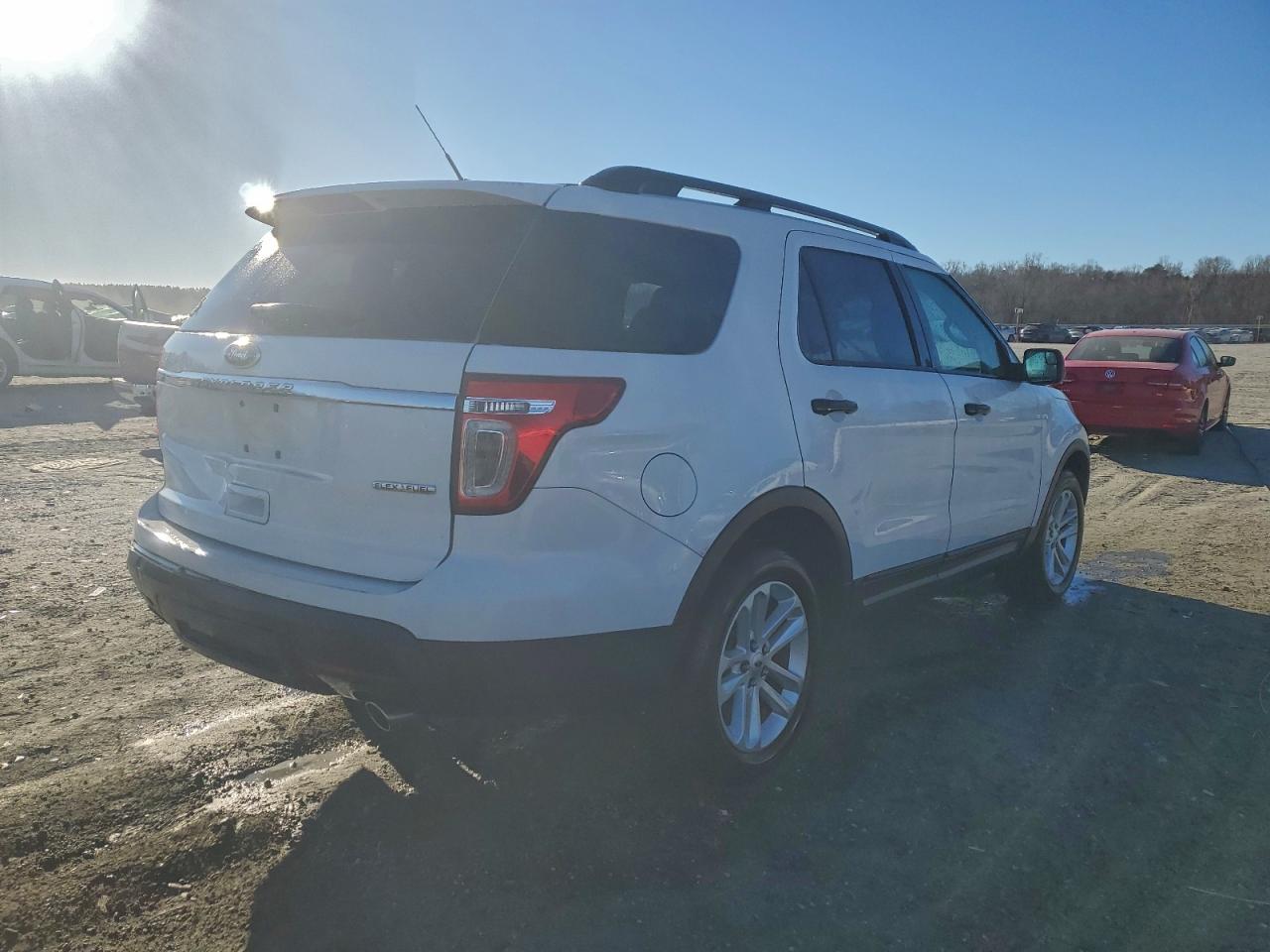 Ford Explorer Image 5