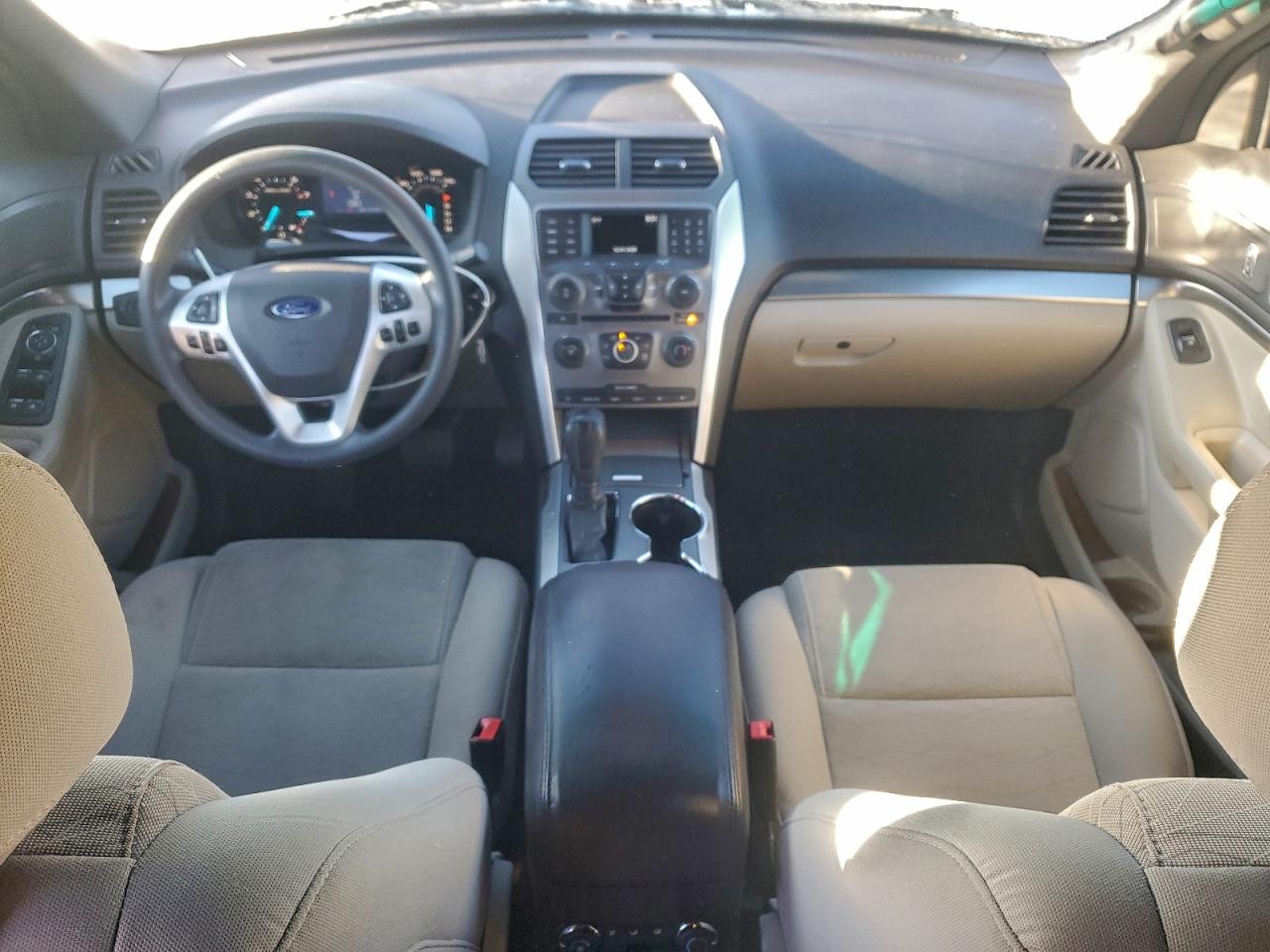 Ford Explorer Image 8