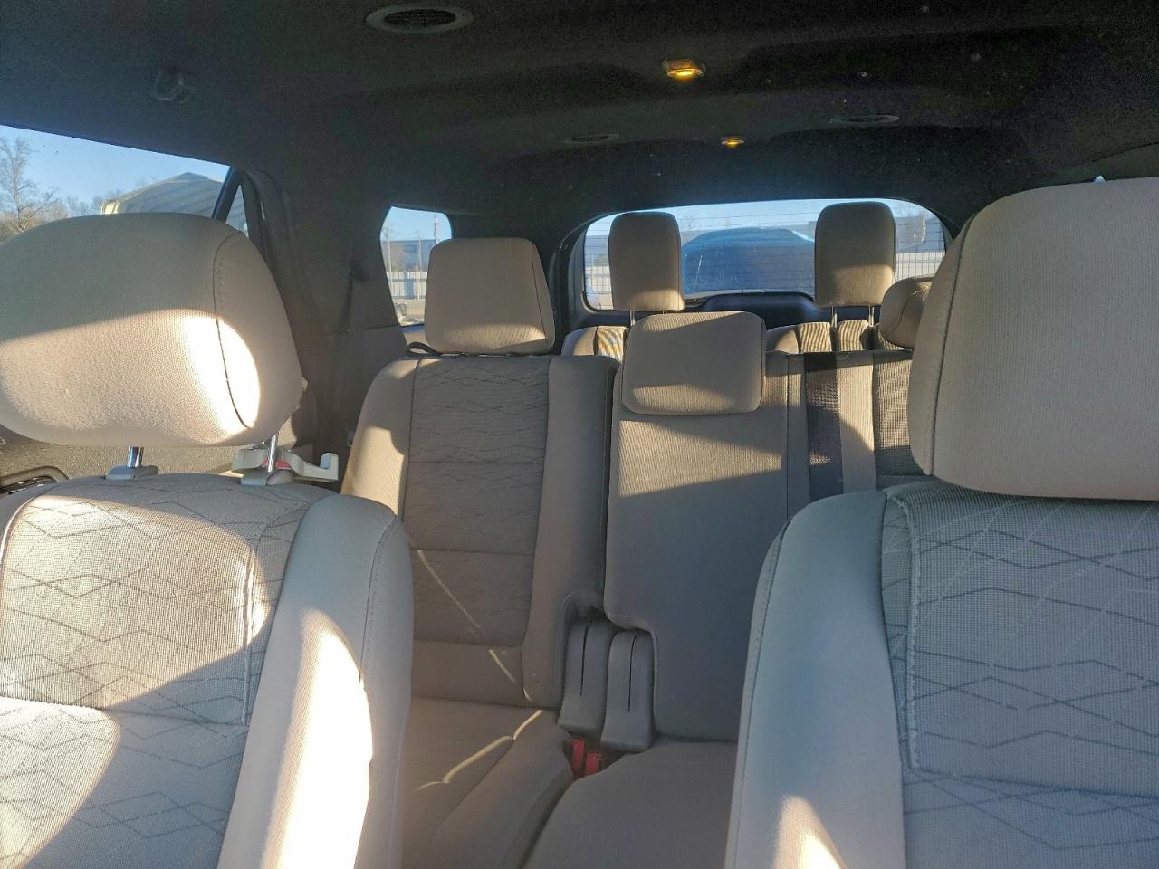 Ford Explorer Image 11