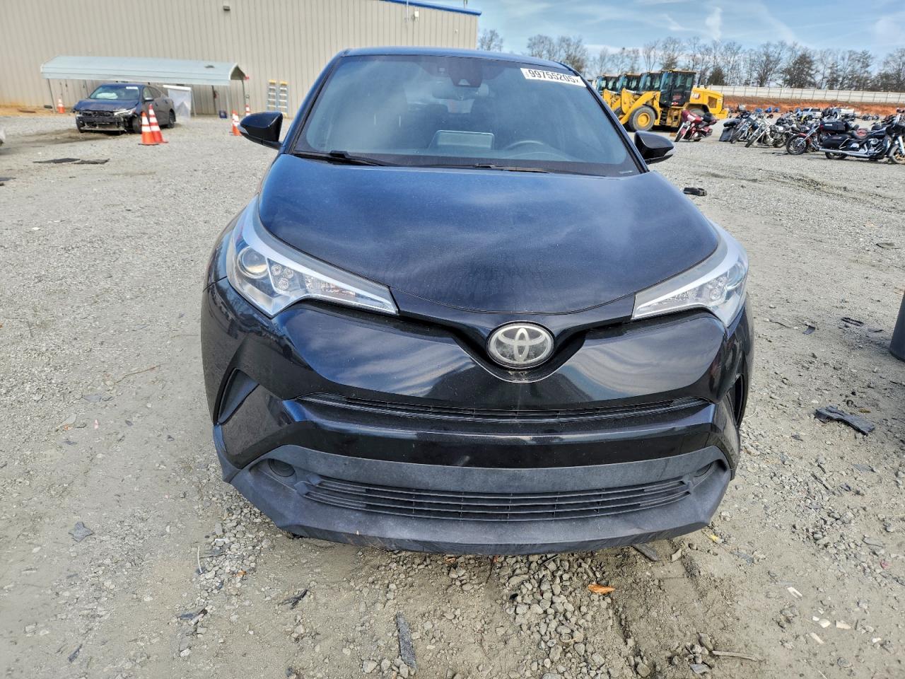 Toyota C-HR Xle Image 4