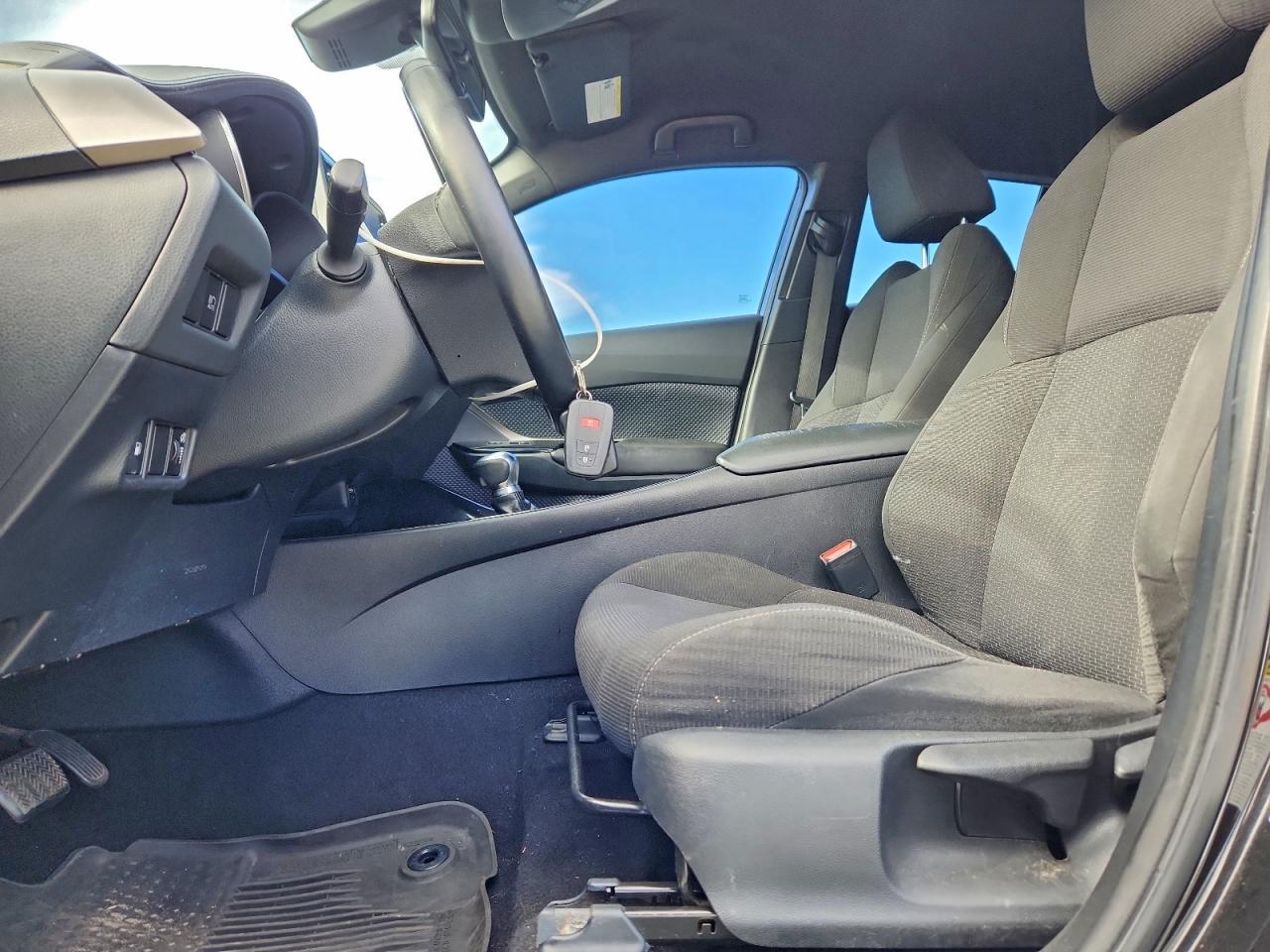 Toyota C-HR Xle Image 11