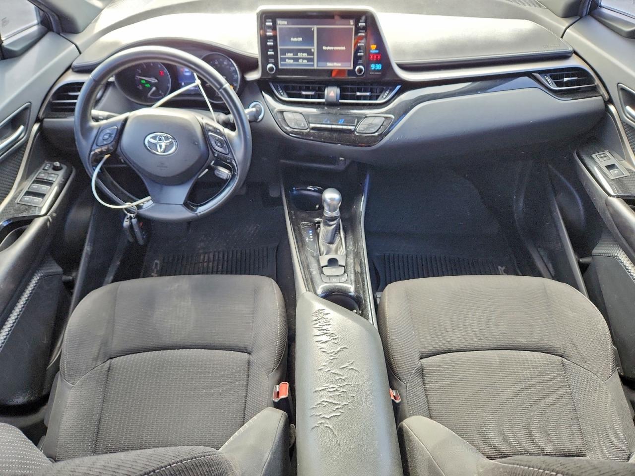 Toyota C-HR Xle Image 10