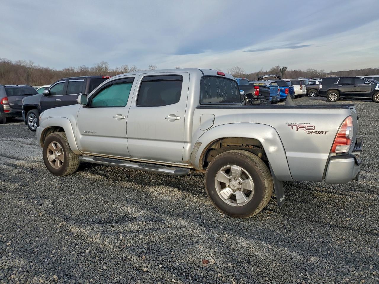 Toyota Tacoma Double Cab Image 2