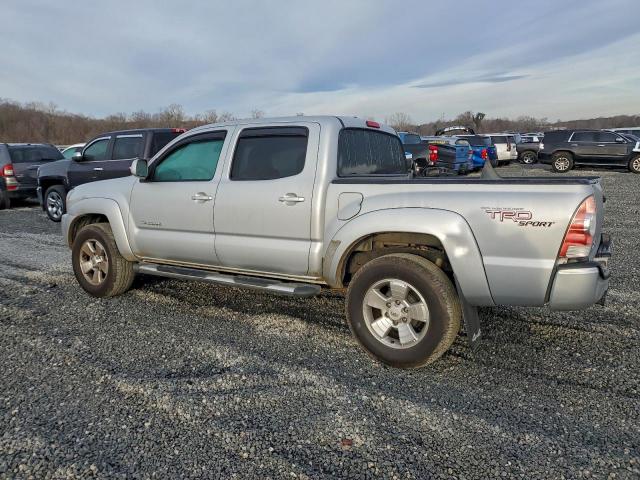Toyota Tacoma Double Cab Image 2