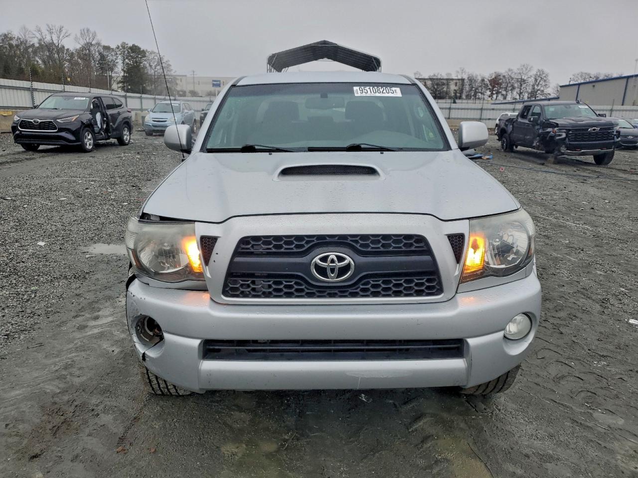Toyota Tacoma Double Cab Image 7