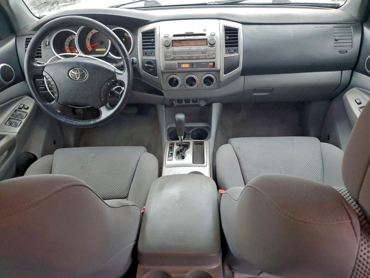 Toyota Tacoma Double Cab Image 9