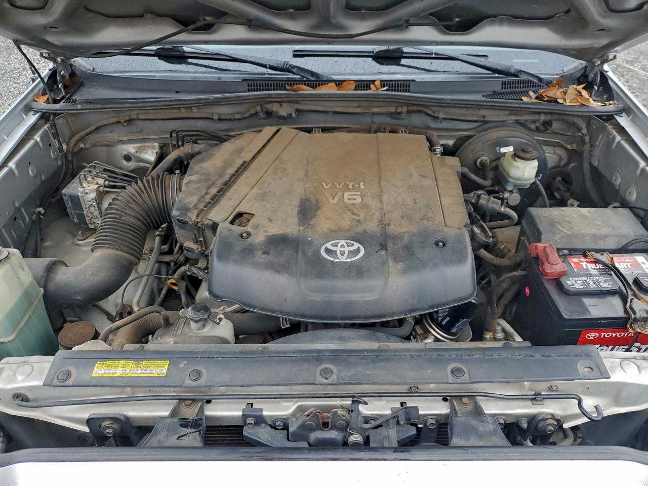 Toyota Tacoma Double Cab Image 12