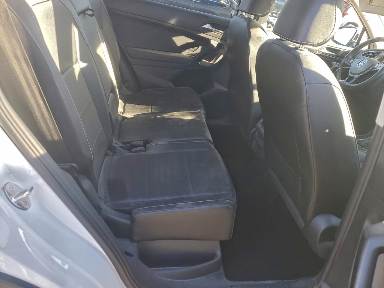 Volkswagen Tiguan Se Image 6