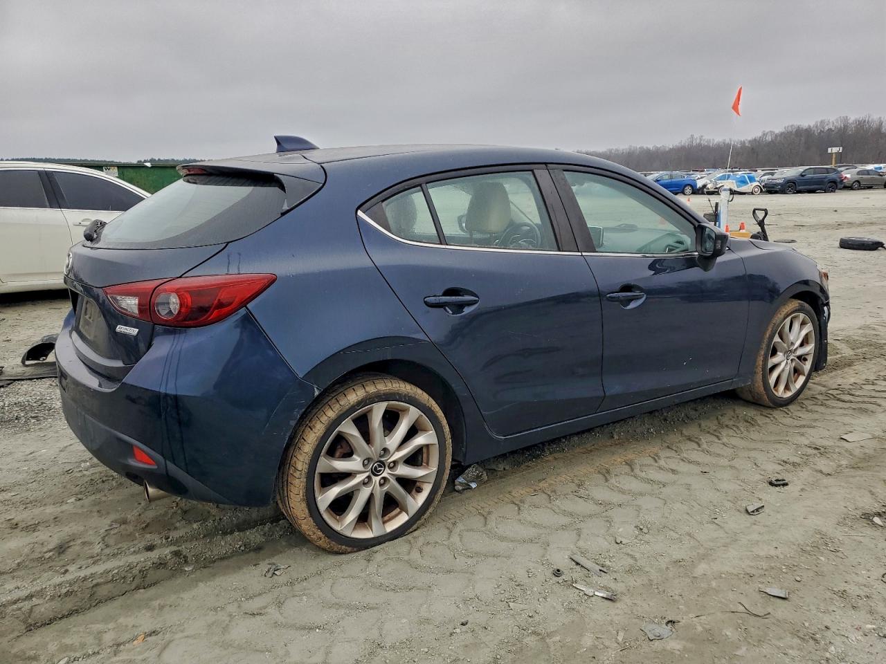 Mazda 3 Grand Touring Image 12