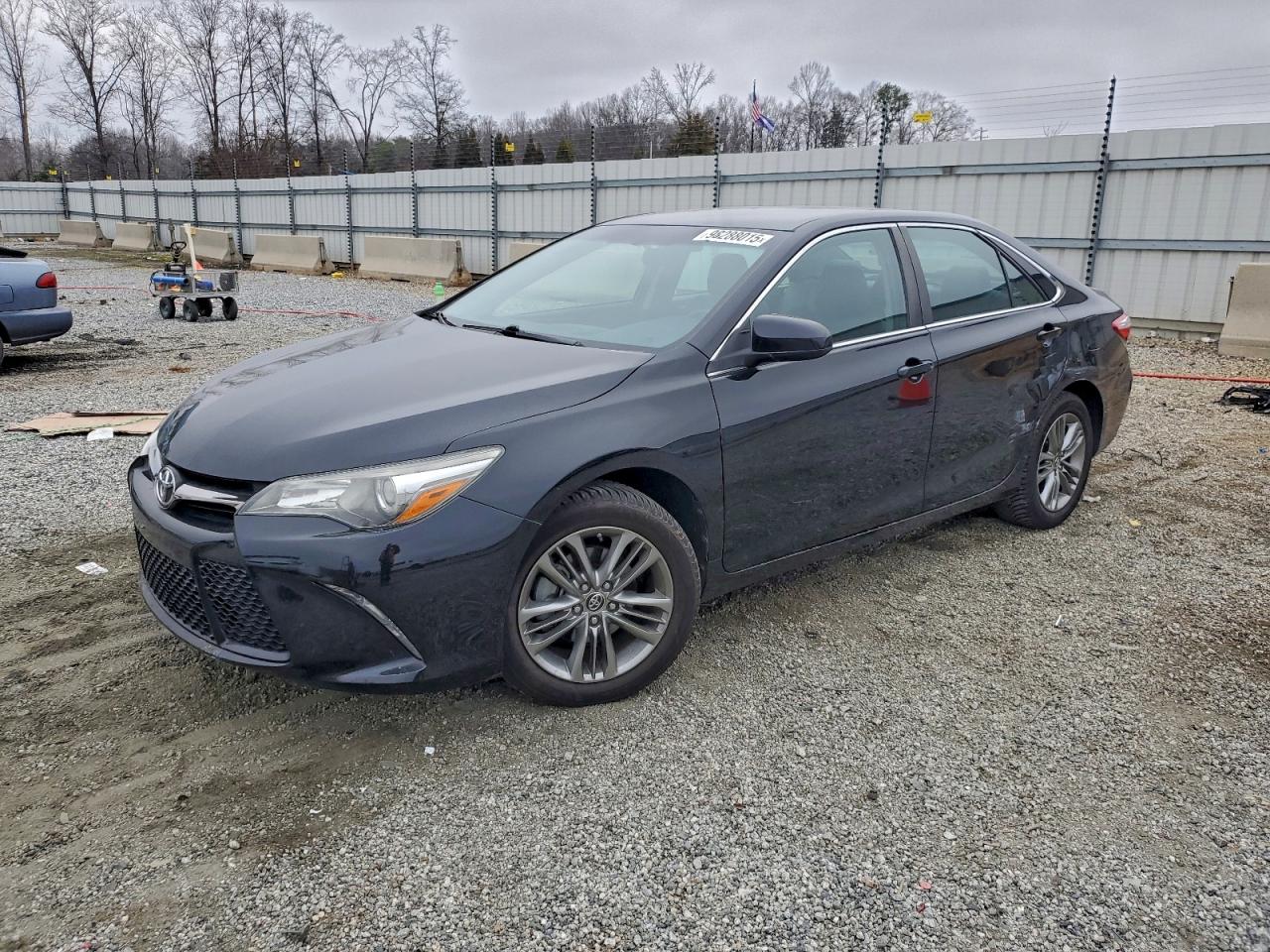 Toyota Camry Le Image 1