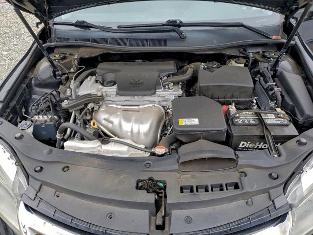 Toyota Camry Le Image 12