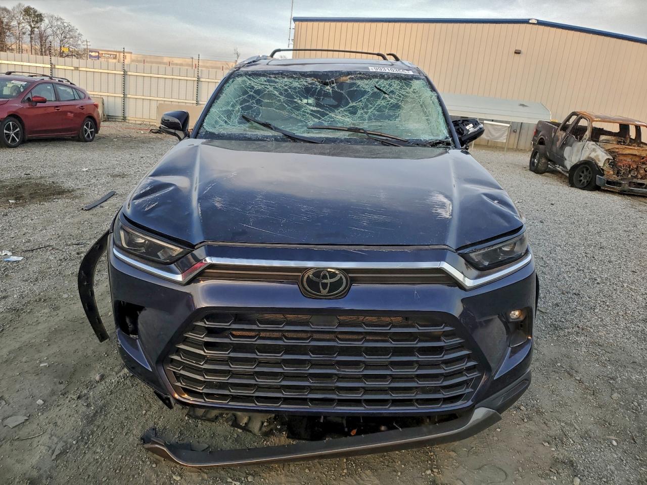 Toyota Grand High Xle Image 6