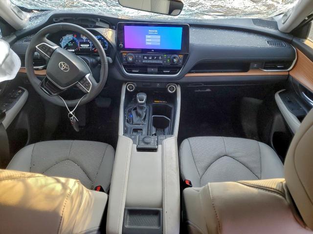 Toyota Grand High Xle Image 11