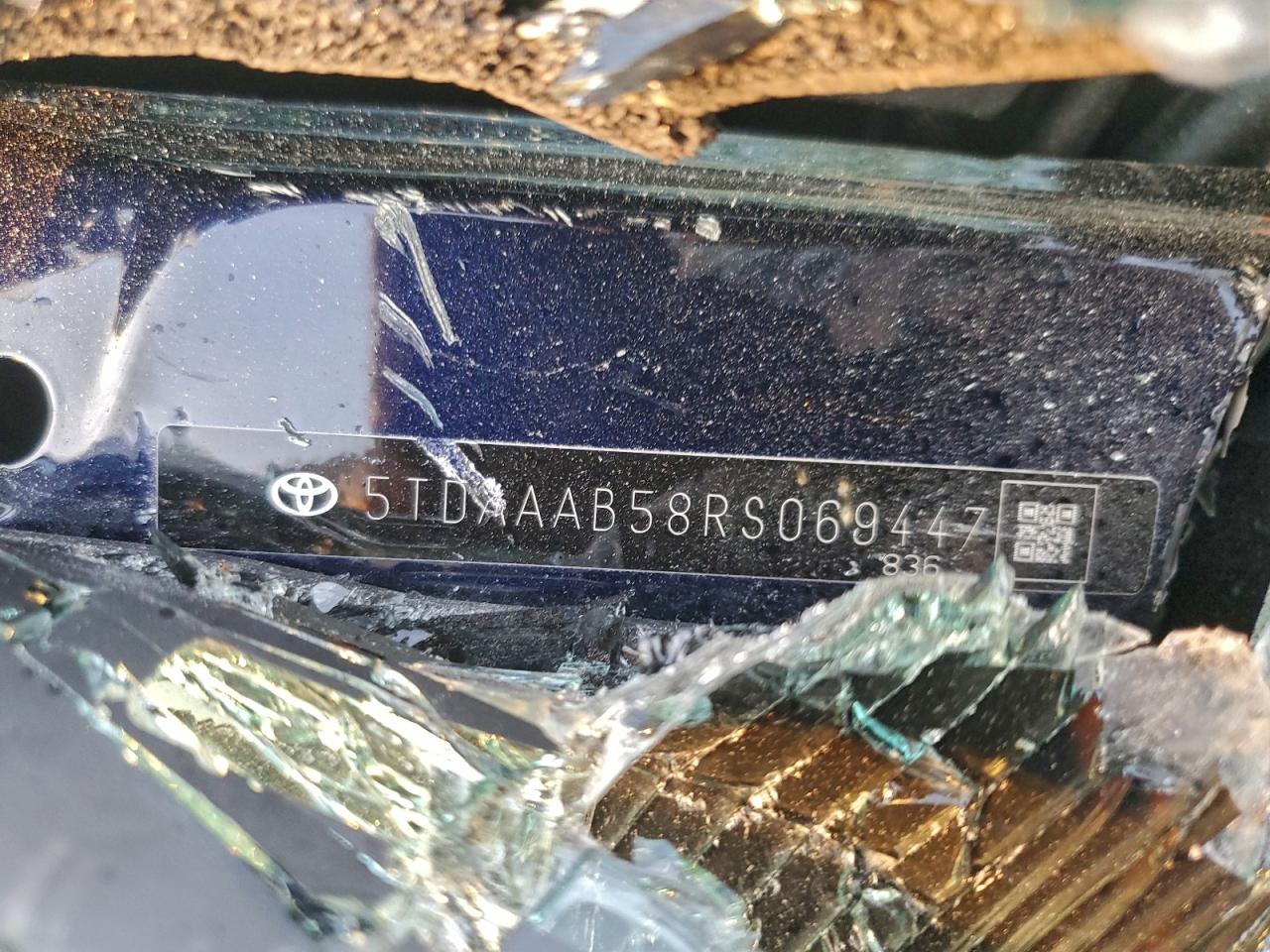 Toyota Grand High Xle Image 13