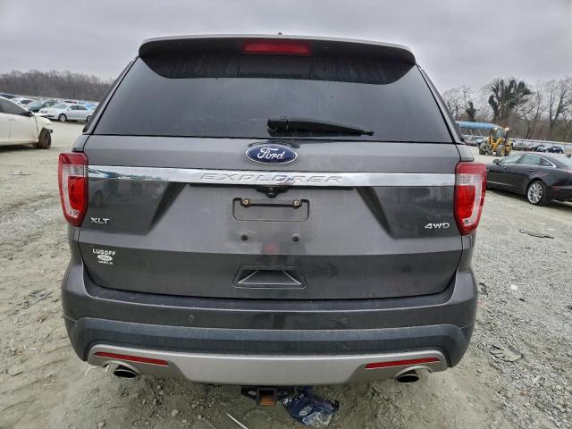 Ford Explorer Xlt Image 10