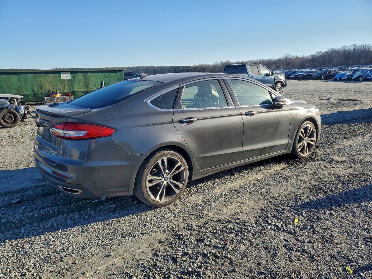 Ford Fusion Titanium Image 2