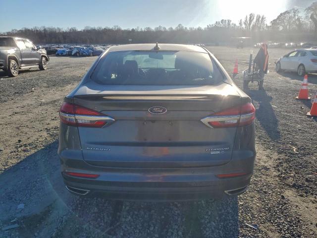 Ford Fusion Titanium Image 8