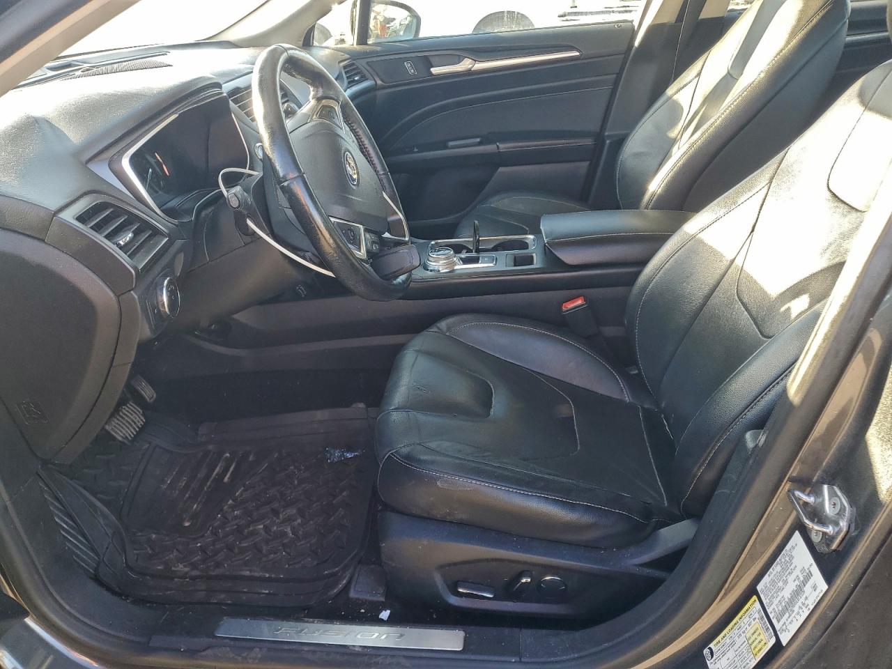 Ford Fusion Titanium Image 10