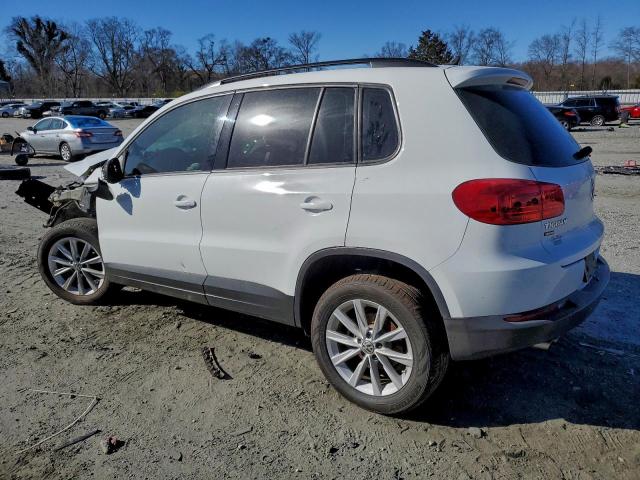 Volkswagen Tiguan S Image 2