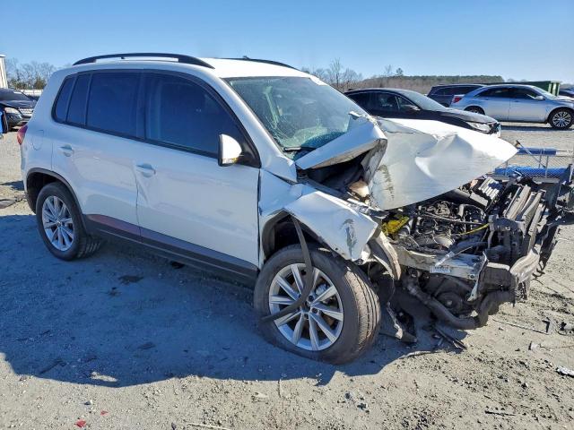 Volkswagen Tiguan S Image 6