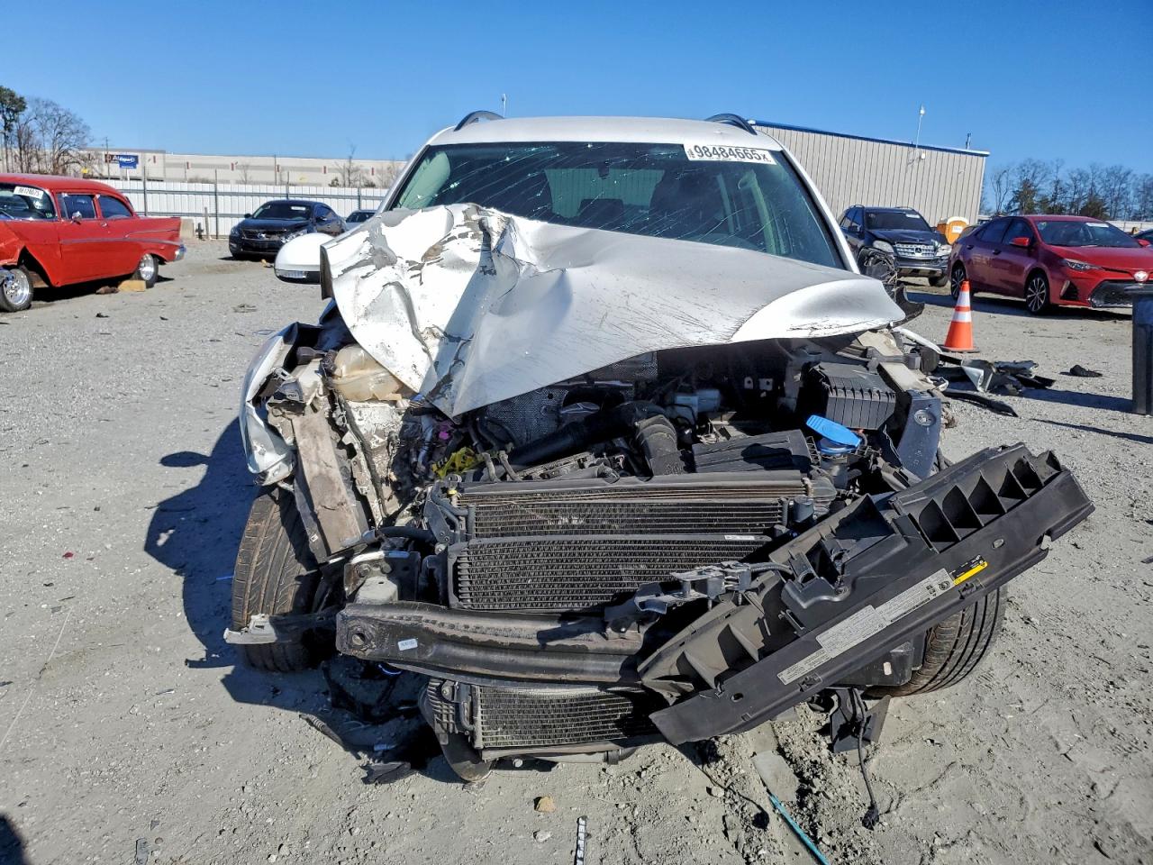 Volkswagen Tiguan S Image 8