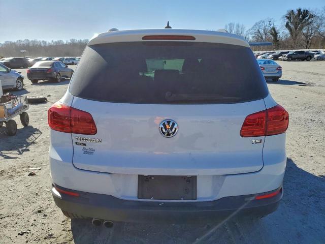 Volkswagen Tiguan S Image 9