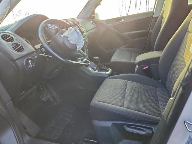 Volkswagen Tiguan S Image 7